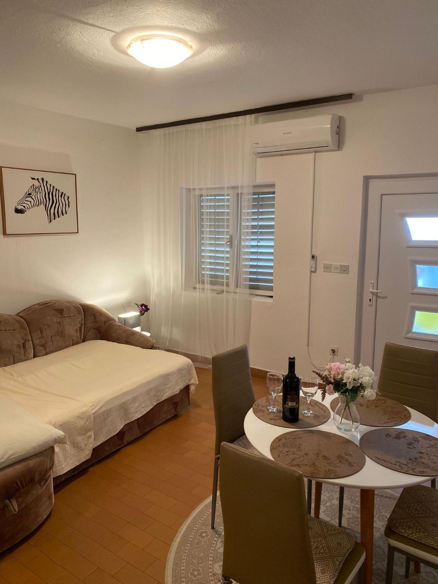 Apartmani Ines Marina Extérieur photo