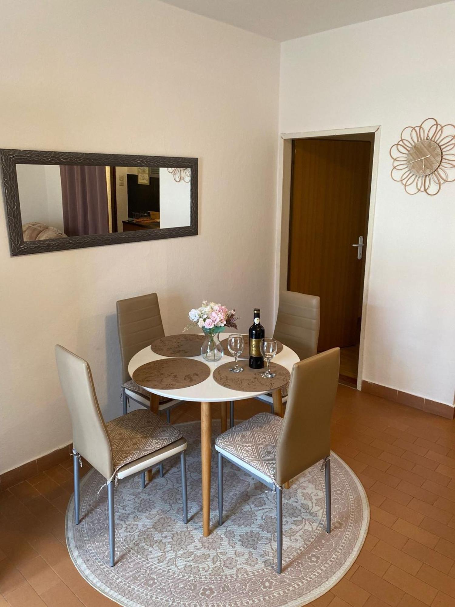 Apartmani Ines Marina Extérieur photo