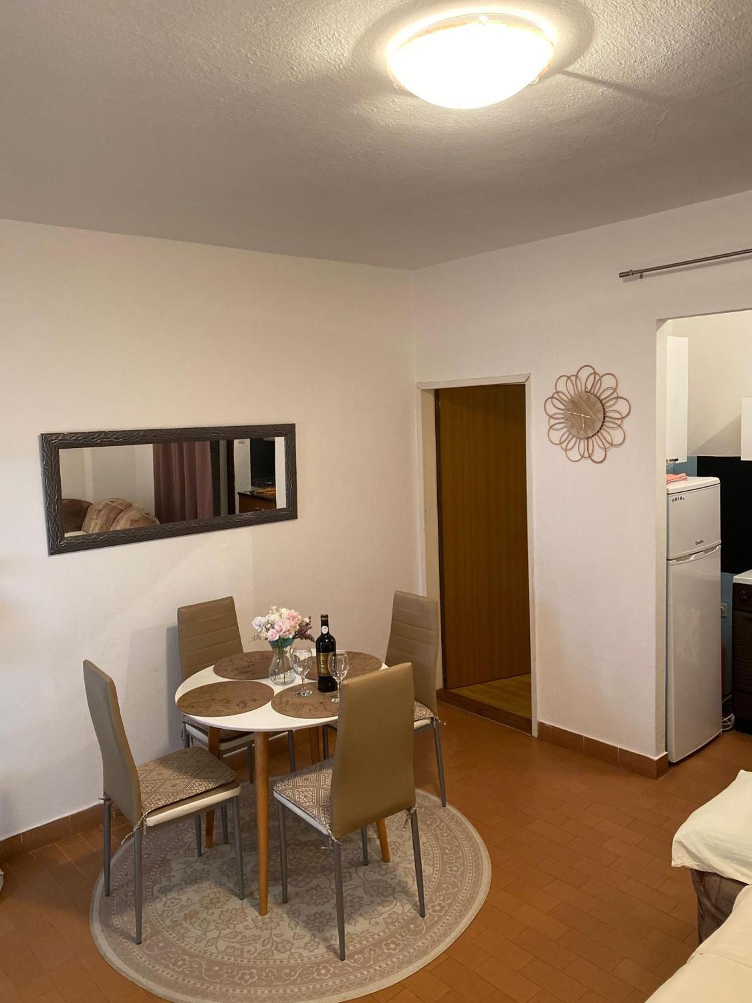 Apartmani Ines Marina Extérieur photo